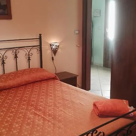 Il Palombaro Oda ve Kahvaltı 3*