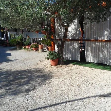 Oda ve Kahvaltı Il Palombaro Uggiano La Chiesa