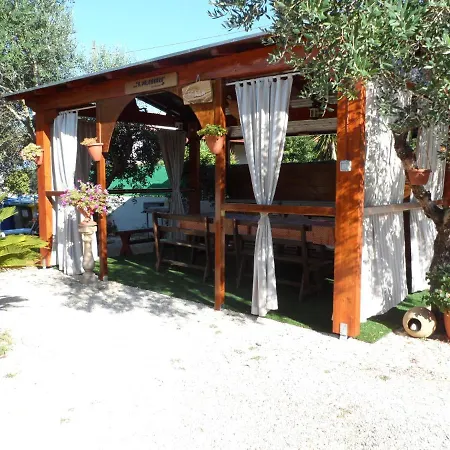 Il Palombaro 3* אוג'אנו לה קייזה